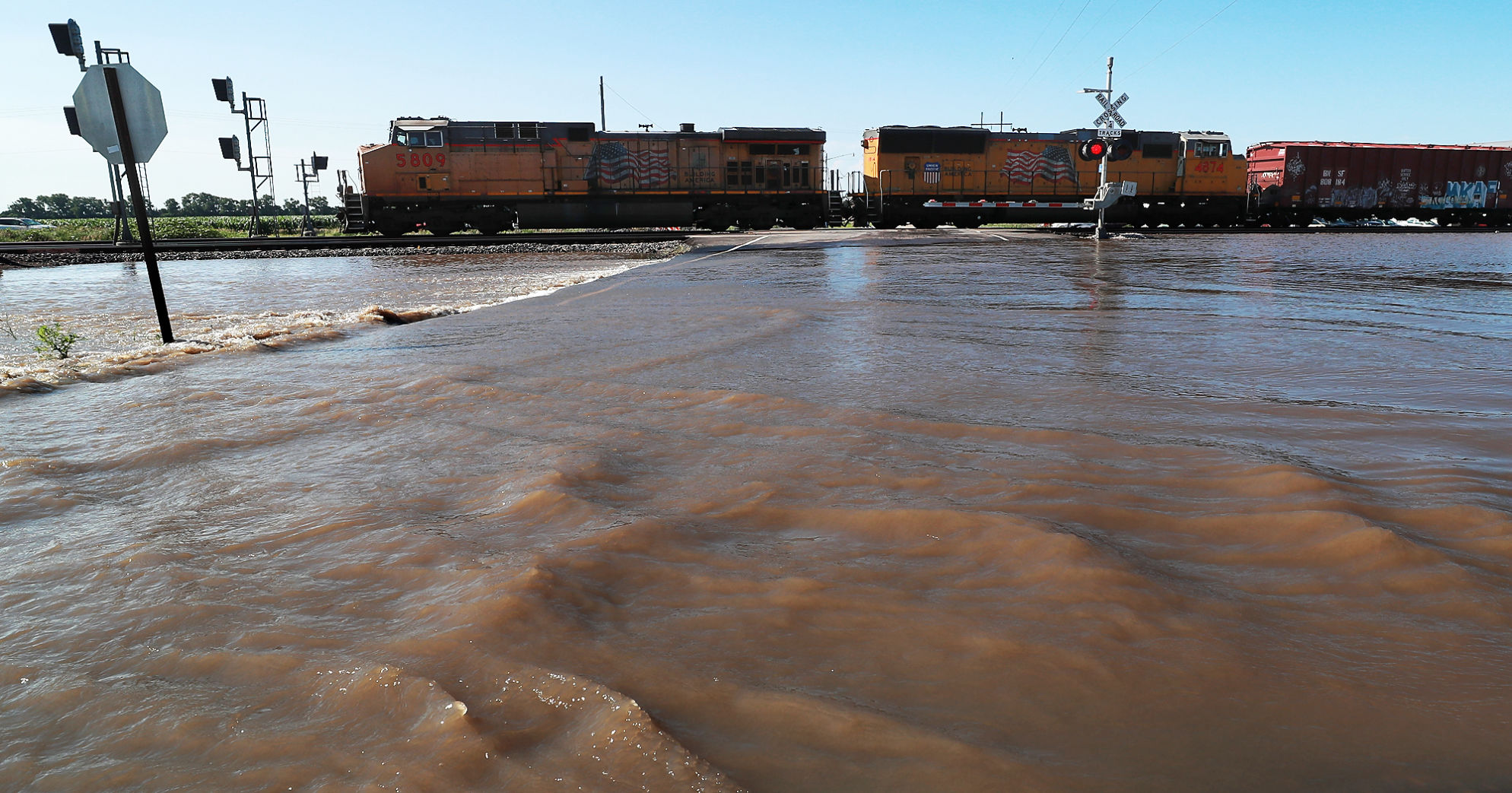 071119_GibbonFlooding06_bjs.JPG